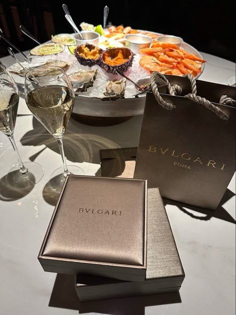 Bvlgari Jewelry Aesthetic, Bulgari Packaging, Bulgari Aesthetic, Bvlgari Aesthetic, Cartier Aesthetic, Aurora Harper, Serafina Falcone, Twisted Pride, Bvlgari Jewelry