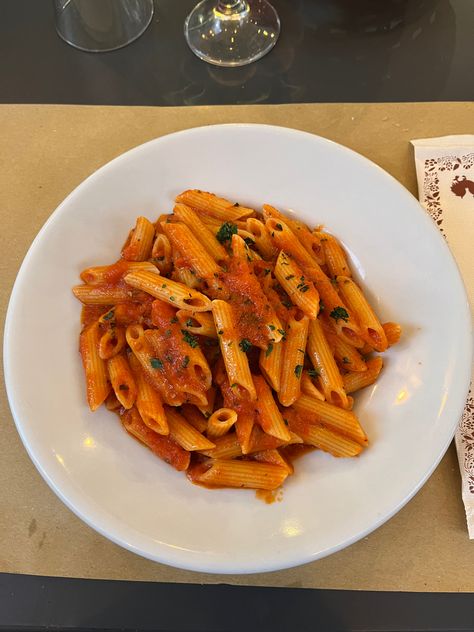 Arrabiata pasta at a resturant in Rome, Italy- absolutely to die for! #pasta #italy #arrabiata #italian Spicy Arrabiata Pasta, Arrabiata Pasta, Pasta Arrabiata, Arrabiata Sauce, Pasta Italy, Pasta Bar, Rome Italy, Travel Aesthetic, Rome