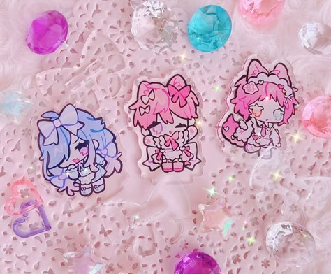 Acrylic Charm Ideas, Acrylic Keychain Ideas, Artist Merch, Cute Business Cards, Artist Alley, Different Art Styles, Cute Keychain, Acrylic Charms, Cute Chibi