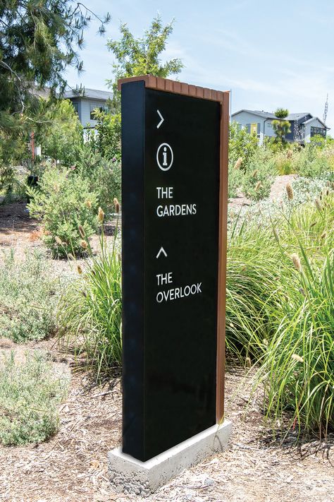 Outdoor Signage Ideas, Wayfinding Signage Outdoor, Outdoor Sign Ideas, Totem Signage Design, Wayfinding Signage Design Outdoor, Directional Signage Design, Totem Signage, Landscape Signage, Neighborhood Signage