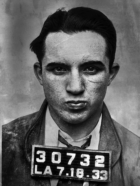 THE LAST DON: "MICKEY" COHEN -- THE SUNSET KINGPIN was a ruthless gangster based in Los Angeles and part of the Jewish Mafia. He also had strong ties to the American Mafia from the 1930s through 1960s. The Last Don, Mickey Cohen, Public Enemies, La Confidential, Bonnie Parker, Real Gangster, Historic Pictures, Mafia Gangster, Mafia Families