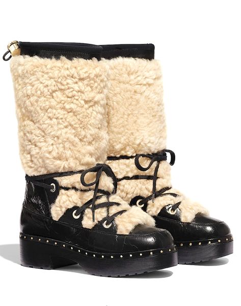 Chanel Winter Boots, Chanel Winter, Warm Boots Women, Wool Boots, 2022 Fashion Show, Camel Boots, Fur Snow Boots, Boots Woman, Black High Boots