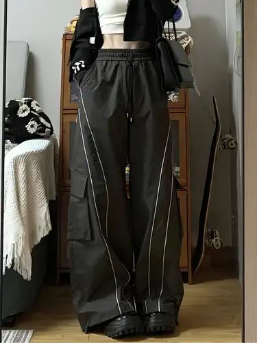 Streetwear Techwear, Cargo Track Pants, Y2k Sweatpants, Parachute Cargo, Junior Pants, Striped Pant, Track Pants Women, Y2k Women, Trouser Outfits