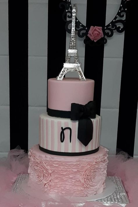 Paris Themed Sweet 16 - cake by Nicole Verdina Sweet 16 Props, Paris Themed Sweet 16, 16th Birthday Cake For Girls, Paris Birthday Cakes, Cake For A Friend, Paris Themed Cakes, Paris Sweet 16, Paris Themed Birthday Party, Cakes Design