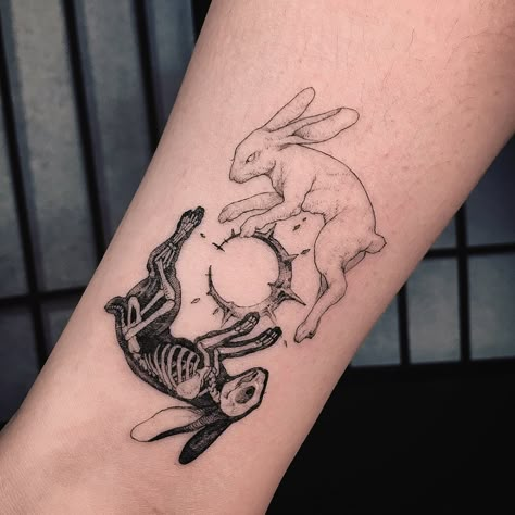 Esoteric Tattoo, Gotik Tattoo, Alchemy Tattoo, Petit Tattoo, Bunny Tattoos, Rabbit Tattoos, Dope Tattoos, Tattoo Design Drawings, Creative Tattoos