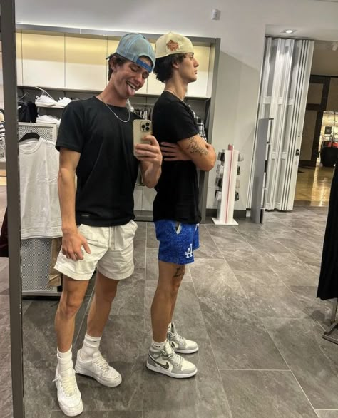 Guys Shorts Outfit Summer, Freshman Boy Outfits, American Guy Aesthetic, Hollister Outfits Men, Athletic Guy Aesthetic, Frat Guy Outfits, Jock Aesthetic Outfit, Basic Boy Style, American Boys Aesthetic