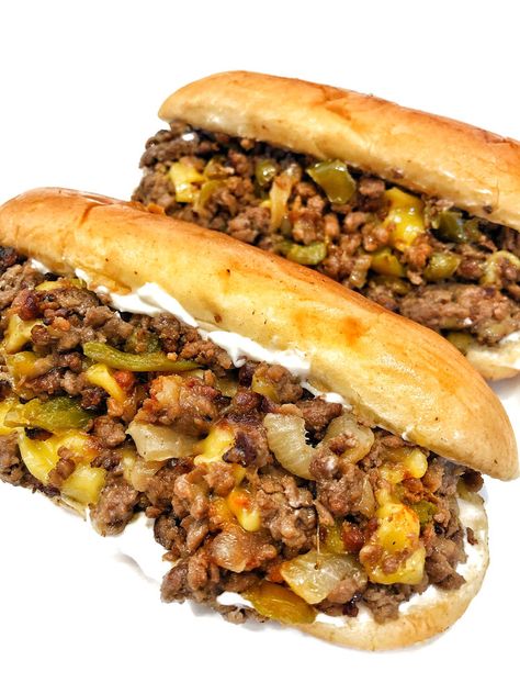 Grill Nation, Vegan Meat Recipe, Vegan Sandwich Recipes, Philly Cheesesteak, Vegan Sandwich, Tasty Vegetarian Recipes, Vegan Eats, Delicious Sandwiches, Philly Cheese Steak