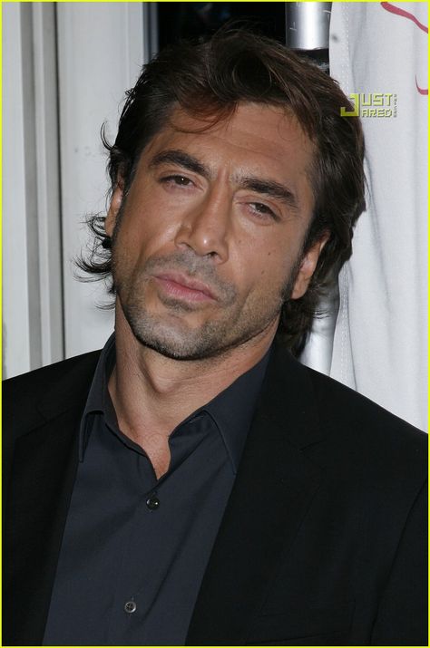 Javier Bardem @ NY Film Critics Circle Awards-Hottest Man Alive (in my opinion) ;-) I LOVE this guy! So Fu^%$&* SEXY!!! HOOTTTT Xavier Bardem, Javier Bardem, Septième Art, Best Supporting Actor, Penelope Cruz, Just Jared, Famous Faces, Good Looking Men, Movie Stars