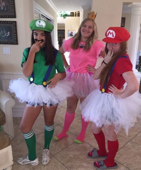 Girlfriend Group, Costumes For Teenage Girl, Trio Costumes, Cute Group Halloween Costumes, Teen Halloween, Halloween Costumes For Teens Girls, Bff Halloween Costumes, Best Friend Halloween Costumes, Trio Halloween Costumes