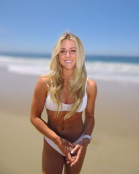 Riley Sheehey Wallpaper, Riley Gaines Swimmer, Riley Gaines, Riley Rassmusen, Riley Keough Photoshoot, Time Pictures, Sport Fitness, All Time, Summer Vibes