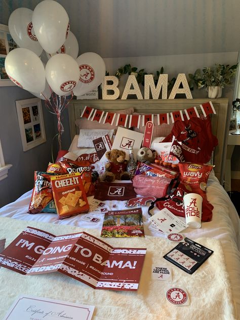 Bama Rush Dorm, U Of Alabama, University Of Alabama Acceptance, Alabama Bed Party, Alabama A&m University, University Of Alabama Dorm Room, University Of Alabama Aesthetic, College Acceptance Bed, University Alabama