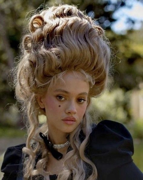 Baroque Hairstyle, Brothel Aesthetic, Rococo Makeup, Marie Antoinette Hairstyle, Marie Antoinette Makeup, Rococo Hairstyles, Rococo Hair, Marie Antoinette Hair, Marie Antoinette Party