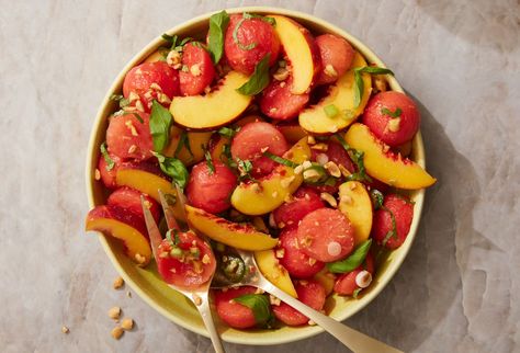 Southwest Meals, Watermelon Quinoa Salad, Harvest Meals, Watermelon Salad Recipes, Greek Orzo Salad, Weekend Recipes, Cold Salads, Fruit Salads, Beach Meals