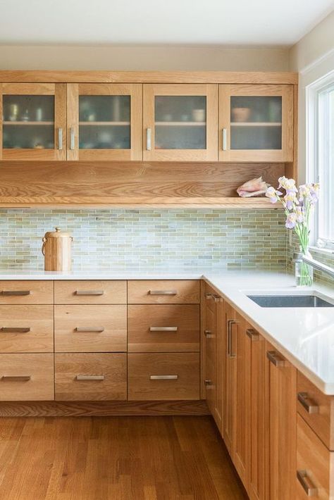 Kitchen Cabinets Pictures, Maple Kitchen Cabinets, Desain Pantry, Maple Kitchen, Kabinet Dapur, Cabinet Wood, Hidden Rooms, Wood Kitchen Cabinets, Oak Kitchen