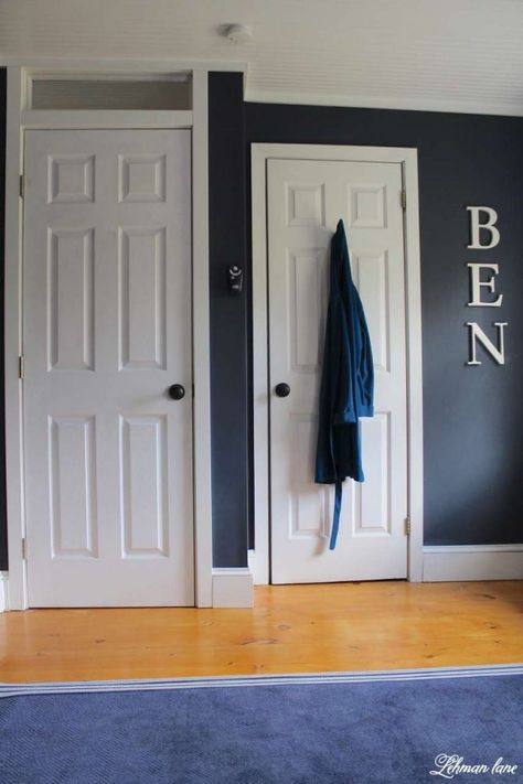 4 DIY House Projects to GiveYour Home More Farmhouse Character - Changing the Doorway and Adding a Transom Window Navy Boys Bedroom, Diy Transom Window, Pallet Door, Diy Closet Doors, Pallet Barn, Hallway Ceiling, Closet Door Makeover, Transom Window, Bifold Closet Doors