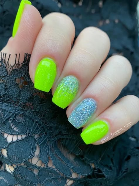 Gel Nail Designs Bright Colors, Bright Nails With Glitter, Dip Nails Bright, Bright Gel Nails Ideas, Bright Dipped Nails Ideas, Short Neon Nails Acrylic Square, Neon Green Dip Nails, Cute Dip Nails Ideas Summer, Neon Glitter Nails Summer