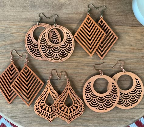 Diode Laser Projects, Wood Laser Cut Ideas, Cnc Jewelry, Laser Earrings, Lézervágott Fa, Laser Cut Wood Jewelry, Ideas For Mothers Day, Diy Laser Engraver, Mothers Day Ideas