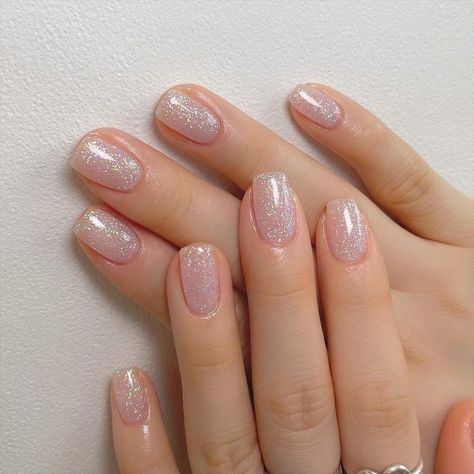 Neutral Glitter Dip Nails, Glitter Nails Short, Japanese Beauty Products, Jewelry Japanese, Beauty And Cosmetics, Summer Nail Colors, Korean Beauty Products, Fashion Japanese, Hello Nails