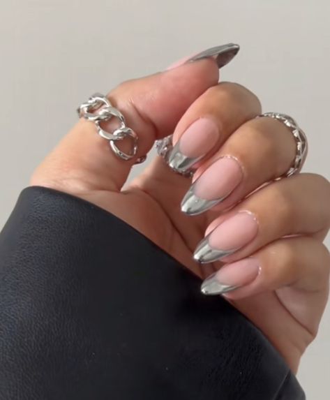 Baddie Almond Nails Chrome, Chrome Almond Nails French, Chrome Top Nails, Matalic Nails Acrylic Silver, Rap Concert Nails, Silver Tips Nails, 2yk Nails, The Weeknd Nails Design, Y2k Almond Nails