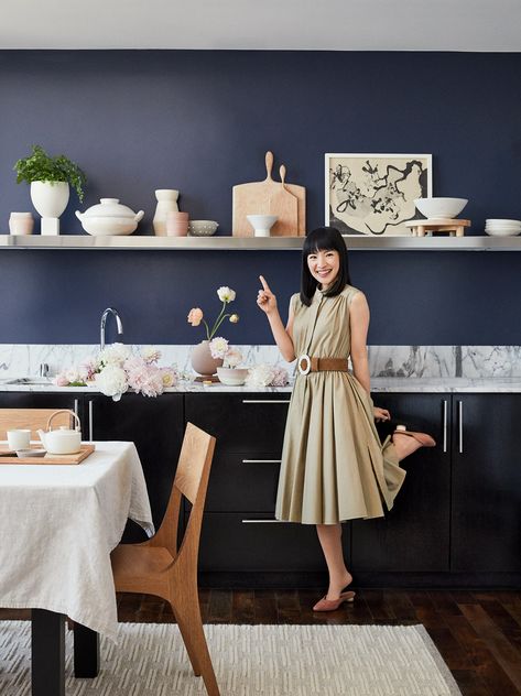 Marie Kondo Outfits, Organising Life, Mari Kondo, Lady Lair, Marie Kondo Organizing, Konmari Method, Marie Kondo, Sparks Joy, Personal Organizer