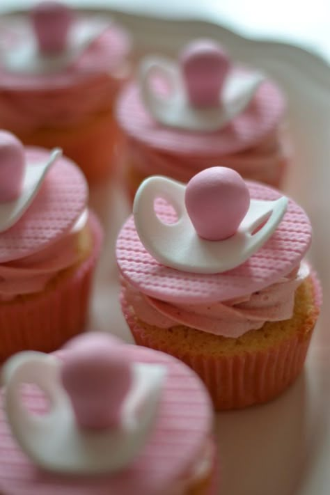 Vanilla Strawberry - Baby Shower Cupcakes Baby Shower Cupcake Cake, Cupcakes Design, Pinterest Baby, Baby Cupcake, Creative Baby Shower, Torte Cupcake, Strawberry Baby, Cakes And Cupcakes, Cupcake Designs