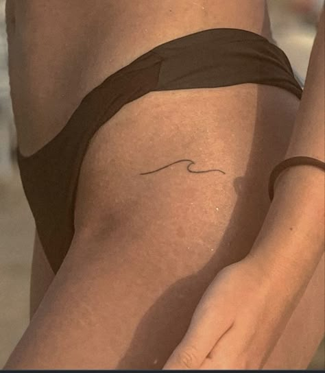 Tattoos Simplistic, Tattoos Hip, Ocean Tattoo Ideas, Simple Wave Tattoo, Beachy Tattoos, Rad Tattoos, Small Wave Tattoo, Surf Tattoo, 16 Tattoo