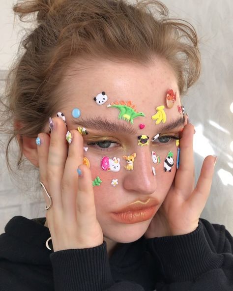 NO BASIC GIRLS ALLOWED on Instagram: “Hello it’s @cuteasbitch being gorgeous af for 11 seconds straight byeeee  Makeup artist: me @sanyababygirl Assistant: @mrs.dmitrieva  Used:…” Make Carnaval, Basic Girl, Face Aesthetic, Rainbow Aesthetic, Face Stickers, Soft Grunge, 인물 사진, Creative Makeup, Artistry Makeup