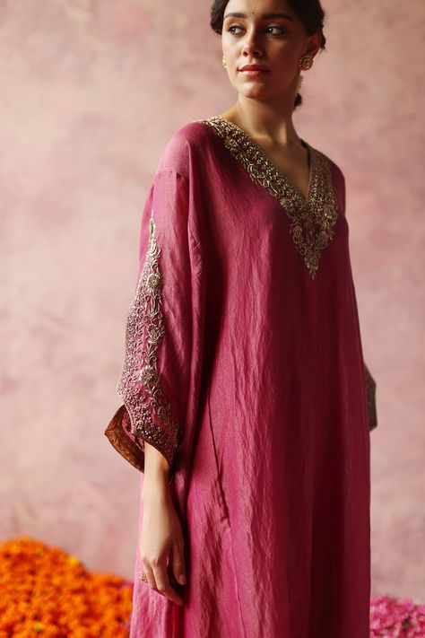 Buy Fuchsia Phiran Zari Tissue Embellished Zardozi V Heer And Pant Set For Women by Begum Online at Aza Fashions. Chic Indian Wedding Outfits, Tissue Dresses Indian, Jardosi Work Design In Kurti, Aza Fashion Outfits 2024 Suits, Satin Suits Women Indian, Satin Kurti Designs, Tissue Dress, Printed Tunics, Kaftan Designs