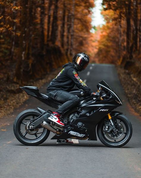 Sport Bike Photography, Motocycle Photoshoot, Motorcycle Photo Ideas, Pose With Bike, Biker Pose, Motor Photography, Sport Bike Rider, Motorcycle Photo Shoot, Motorbike Photos