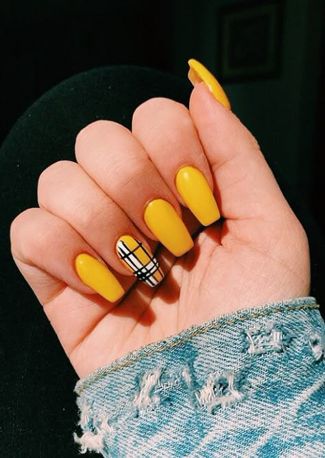 Yellow Nail Art, Yellow Nails Design, Yellow Nail, Her Nails, Summer Acrylic Nails, Acrylic Nail Art, Yellow Nails, Coffin Nails Designs, Short Acrylic Nails