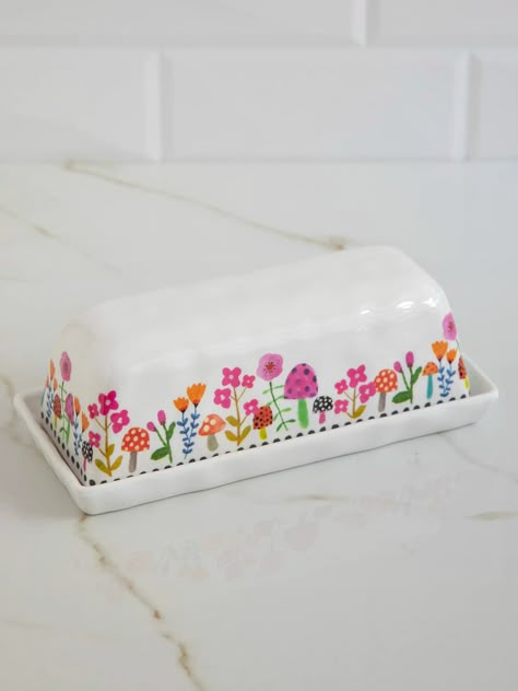 Kitchen Cute Decor, Cool House Accessories, Pop Art Ceramic Food, Cute Kitchen Plates, Cottage Core Dishes, Cow Butter Dish, Butter Bell Ceramic, Cute Household Items, Painted Butter Dish