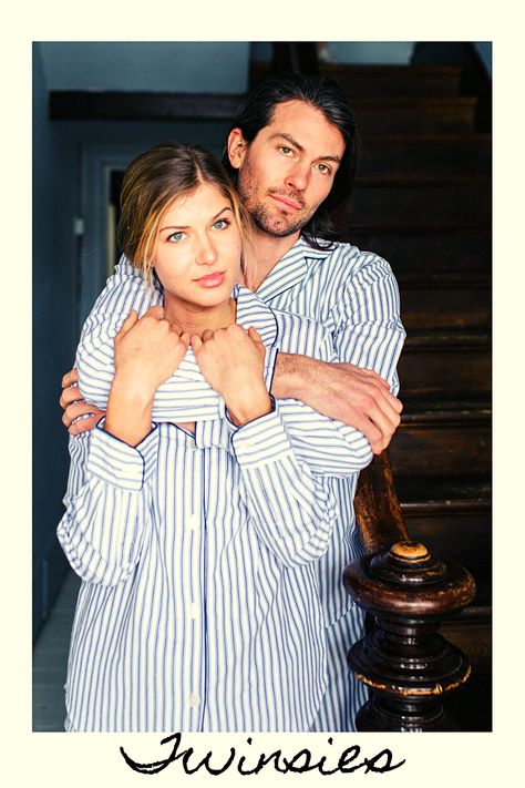 Pjamamas Matching Couples, Pajama Couple Photoshoot, Pjs Ideas, Couples Holiday Photos, Pajama Ideas, Matching Couple Pajamas, Cute Selfies, Dream Photoshoot, Couple Holiday