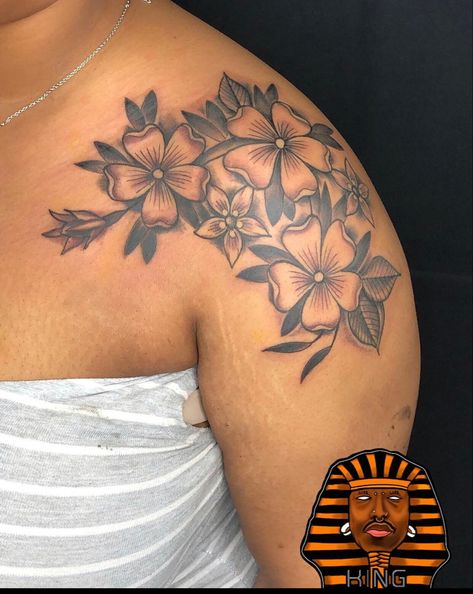 Medium Shoulder Tattoos For Women, Neck To Shoulder Tattoo Black Women, Upper Back Shoulder Tattoo For Black Women, Shoulder Tattoo For Girl Black, Rose Tattoo On Shoulder Black Women, Flower And Butterfly Tattoo On Shoulder Black Women, Small Shoulder Tattoos For Women, Shoulder Tats For Women, Cute Shoulder Tattoos For Black Women