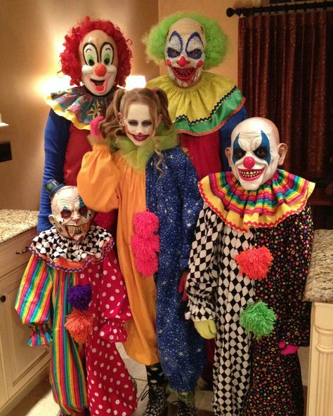 Family Clown Costume Ideas, Scary Circus Family Costume, Family Of Clowns Costume, Scary Clown Family Costumes, Clown Costume Family, Group Clown Costumes, Clown Group Costume, Clown Family Halloween Costumes, Creepy Family Halloween Costumes