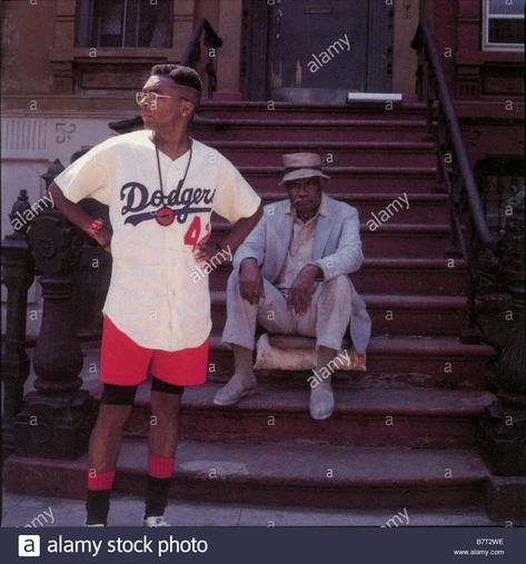 Do the right thing DO THE RIGHT THING Année 1989 usa Spike Lee Ossie Davis Director Spike Lee Stock Photo Oversized Baseball Jersey, Ossie Davis, Dodgers Jersey, Baseball Jersey Outfit, New York Giants Jersey, Boyfriend Jeans Outfit, Sporty Street Style, Baseball Jersey Men, Spike Lee