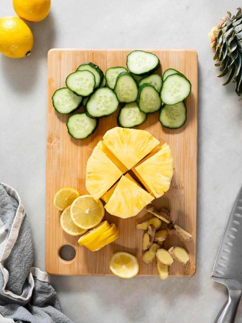 Ginger Cucumber Lemon Water, Pineapple Coconut Smoothie Recipes, Pineapple Coconut Smoothie, Flat Tummy Drink, Lemon Water Recipe, Cucumber Lemon Water, Pineapple Tea, Coconut Smoothie Recipe, Cucumber Benefits