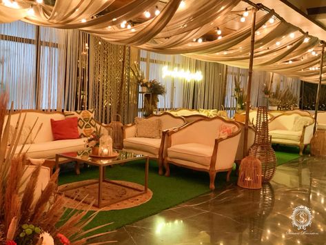 Lounge the boho way under the sparkly sky! #samanidecor #weddingdecor #decor #bohohippiedecor #bohodecor #decorart #stagedecoration #weddingdiaries #weddingsutra #weddingbells #weddingseason #decorideas #weddingvibes #wedding #engagement #bohotheme #bohoweddings #loungedecor Bohemian Restaurant, Boho Hippie Decor, Liquid Sunshine, Bohemian Theme, Boho Theme, Wedding Sutra, Lounge Decor, Stage Decorations, Sitting Area