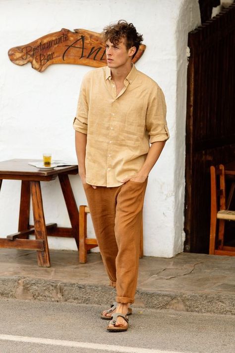 What to wear in Maui? 13 Outfit Ideas + Packing List Middle Age Men Outfits, Casual Earthy Outfits Men, Linen Pants Outfit Men, Official Outfits, Comfy Summer Outfits, Linen Pants Outfit, Linen Outfits, Black Linen Pants, Mens Linen Pants