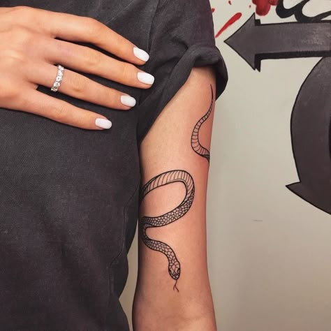 Snake Around Arm Tattoo, Snake Hand Tattoo, Arm Cuff Tattoo, Above Elbow Tattoo, Bicep Tattoo Women, Arm Wrap Tattoo, Arm Tattoos For Guys Forearm, Character Design Concept Art, Around Arm Tattoo