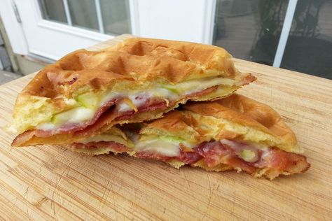 Leftover Burger Buns, Grilled Cheese With Bacon, Grilled Cheese Waffles, Burger Bun, Pie Iron, Pretzel Bun, Havarti, Hamburger Buns, How To Make Pizza