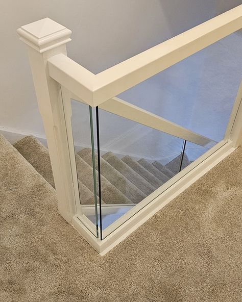 A clean finish on for a white banister with glass embedded 👌🏼 #staircasebanisters Glass Landing Banister, Landing Banister, Glass Landing, Glass Banister, White Banister, Stair Banister, Glass Stairs, Interior Stairs, Swallows