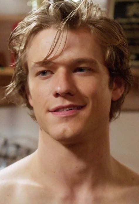 Blonde Actors Under 30, Blonde Actors Male, Alex Summers, Angus Macgyver, Lucas Till Macgyver, Tristin Mays, Macgyver 2016, Sam Riley, Lucas Till