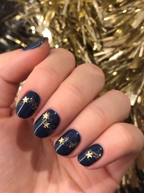 Fireworks Nails Swiftie Nails, Nail Art Mariage, Firework Nail Art, Firework Nails, New Years Nail Designs, New Years Eve Nails, Nail Painting, Nail Art Wedding, Sparkle Nails