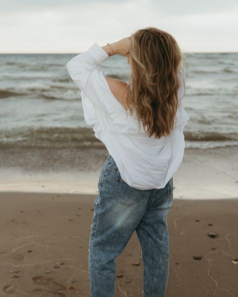 Fall beach sesh with @brittandherbrush 🍂🌊 #photogrpaher #portraitphotography #buffalophotographer #beachlife #fallphotography #beachphotography #portrait Jenny Billingham, Fall Beach, Fall Portraits, Beach Shoot, Beach Portraits, Single Girl, Autumn Photography, Beach Photography, Beach Life