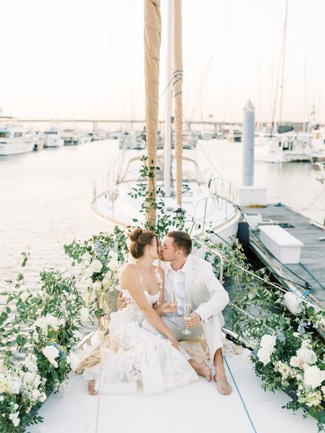 We're absolutely swooning over this sailboat ceremony at Charleston Harbor! The luxurious nautical fete was such a unique, intimate way for this adorable couple to kick off the next chapter of their lives together! For more nautical inspo, see the link in our bio! Little Black Book Photographer: @lindseytaylorphotography Yacht Wedding Decor, Boat Wedding Decorations, Sailboat Wedding, Elopement Venues, Yacht Wedding, Boat Wedding, Key West Wedding, Easy Backdrops, Private Wedding