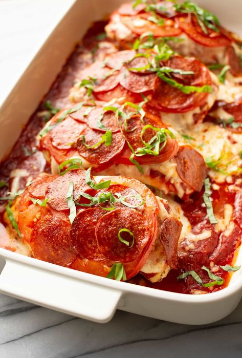 Pizza Chicken Pepperoni Chicken Bake, Virta Recipes, Pizza Vibes, Pizza Chicken Bake, Pepperoni Chicken, Ricotta Stuffed Chicken, Easy Chicken Dinner, Pizza Chicken, Mozzarella Pizza