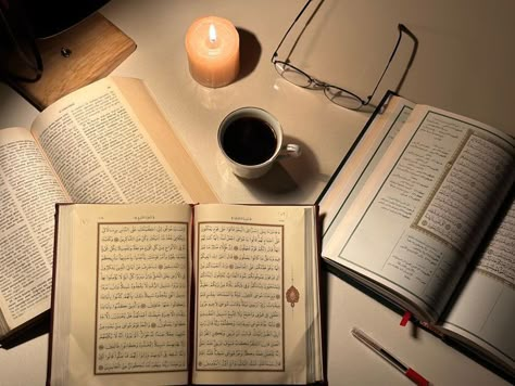 Quran Learning Aesthetic, Studying Deen Aesthetic, 5am Aesthetic, Islam Study, Muslim Aesthetics, Quran Aesthetic, Reading Quran, Religious Photos, Soul Ties