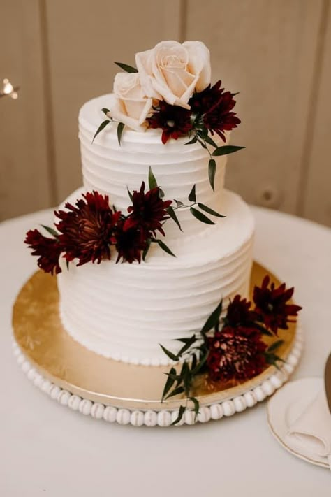 Maroon Wedding Cake Design, 2 Tier Wedding Cake Burgundy Flowers, Sage Green And Burgundy Wedding Cake, Rustic Burgundy Wedding Cake, Burgundy Wedding Cake 2 Tier, Burgundy And Blush Wedding Cake, Wedding Cake Burgundy Flowers, Wedding Cake Burgundy, Wedding Season Colors