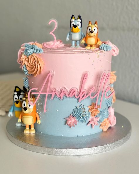 | Bluey 🧡💙🩷 . . #bluey #blueycake #girlcake #happybirthday #littlegirl #cake #cakes #kidscake #bingo #kidstv #instamood #instagood… | Instagram Bluey Strawberries, Bluey Cake Pink, Bingo And Bluey Cake, Bluey Girl Cake, Bluey And Bingo Birthday Cake, Bluey Cake Ideas For A Girl, Bluey Birthday Cake For Girl, Bluey And Bingo Cake, 2nd Birthday Cake Girl