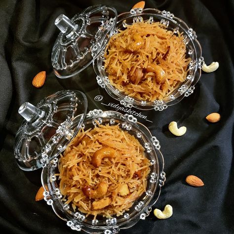 Eid Special Dishes, Pakistani Dishes, Kitchen Indian, Special Dishes, Eid Special, Anime Muslim, Indian Food, Indian Food Recipes, Macaroni And Cheese